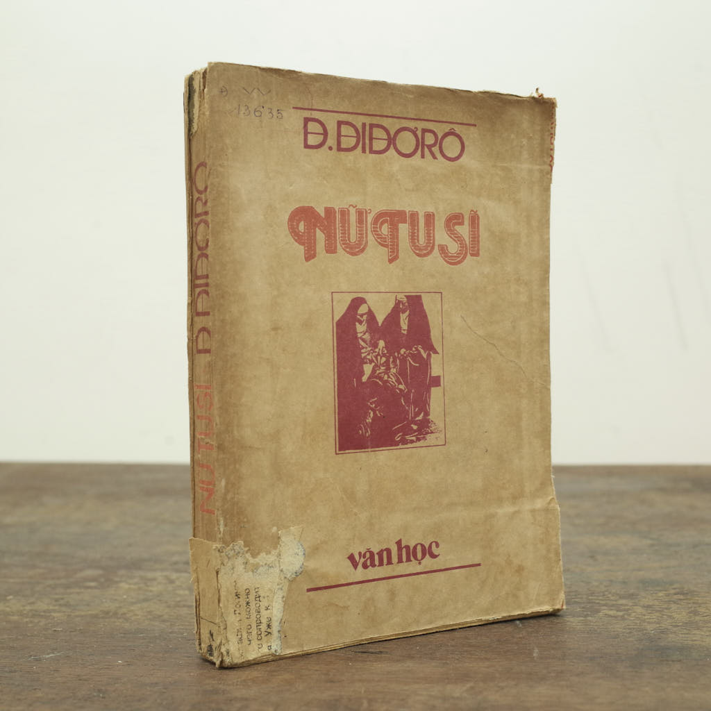 NỮ TU SĨ