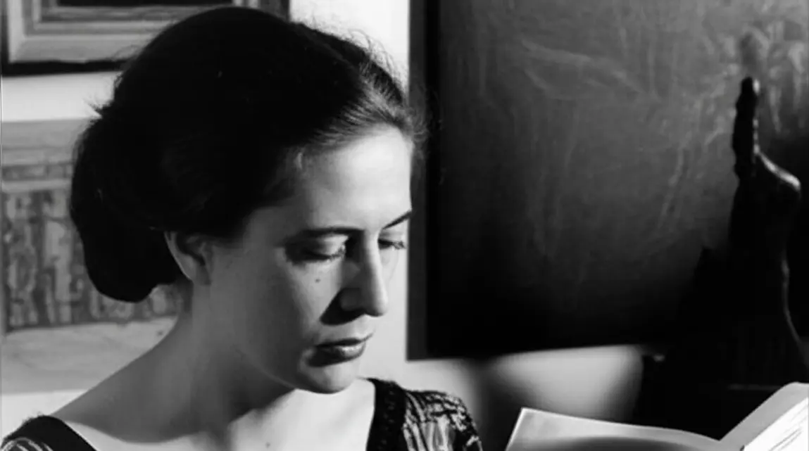 Sylvia Plath – Nữ thi sĩ vĩ đại của Mỹ với những tác phẩm đỉnh cao tiemsachcolosi.com